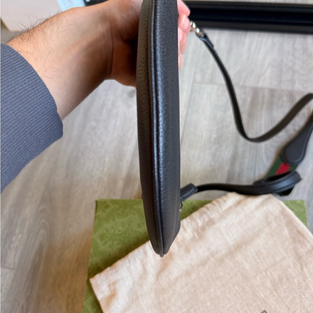Gucci B Small Black Leather Crossbody Shoulder Bag - Picture 4 of 6